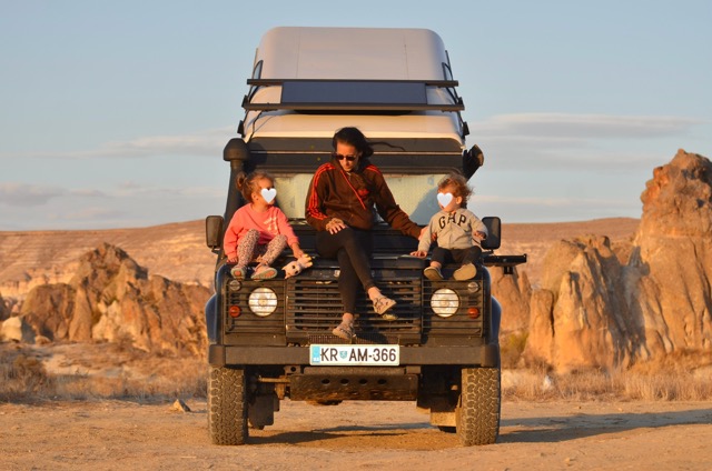 Land-rover-Defender-camper-divje-kampiranje-z-otroki-potopis-potovanje-overland-Turčija